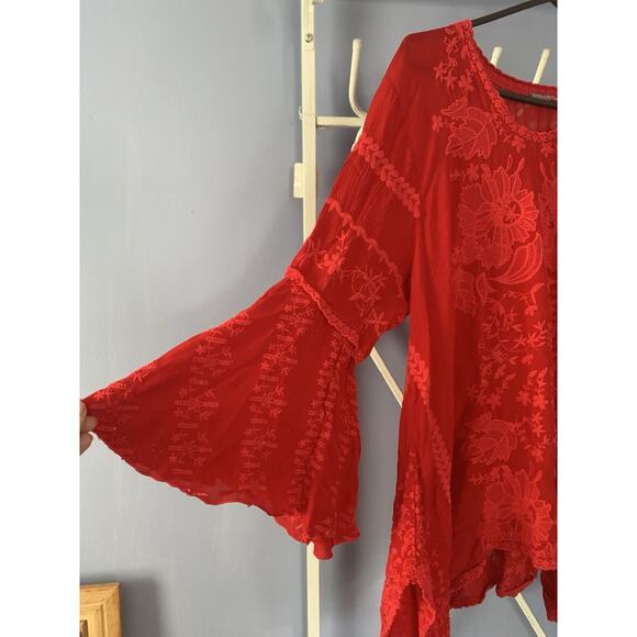 Johny was red blouse embroided floral bell sleeve Lg/XL - Picture 2 of 7